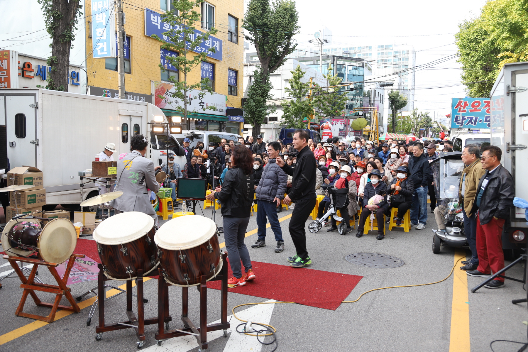 송천동 큰나무길 은행나무 축제