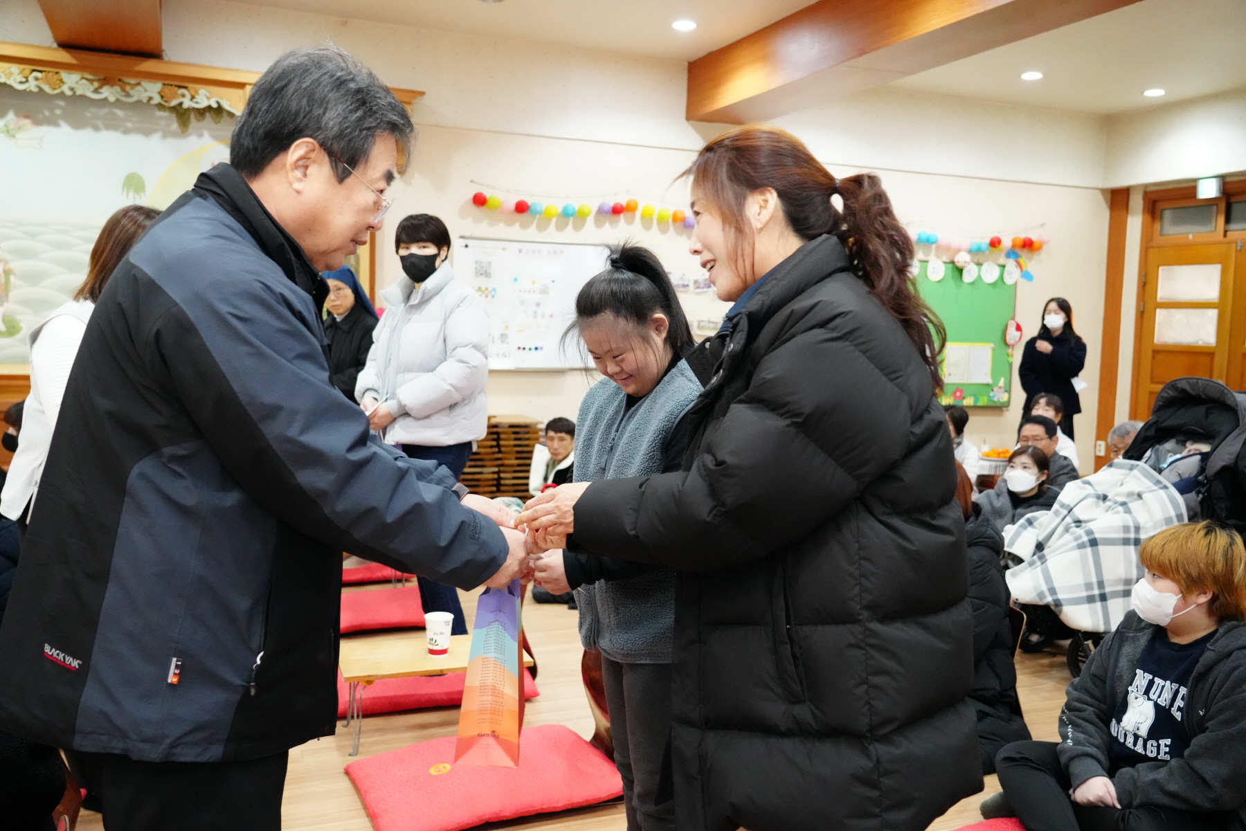 난치병 어린이돕기 사랑의 大바자회 성금전달식 