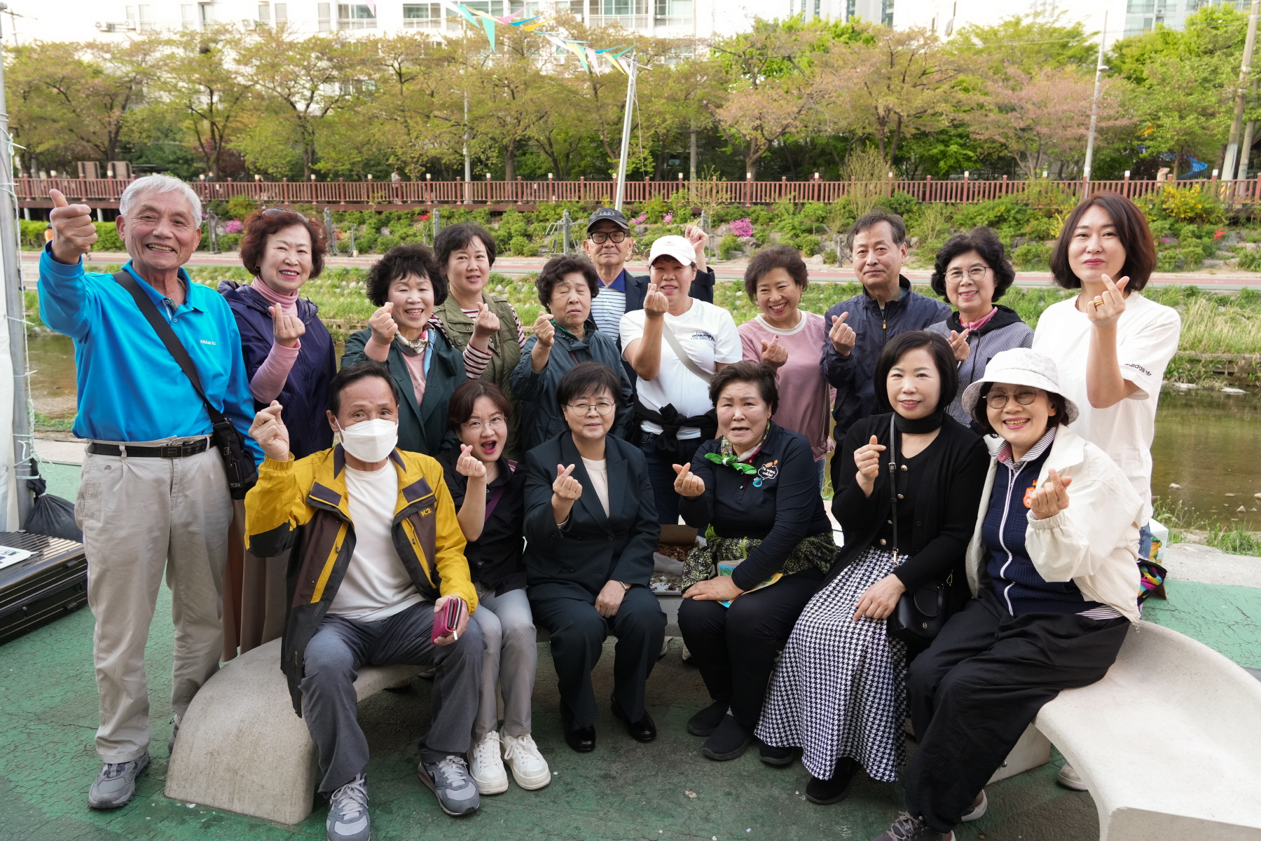 전통시장 플리마켓 행사 <봄날의 여울장터>