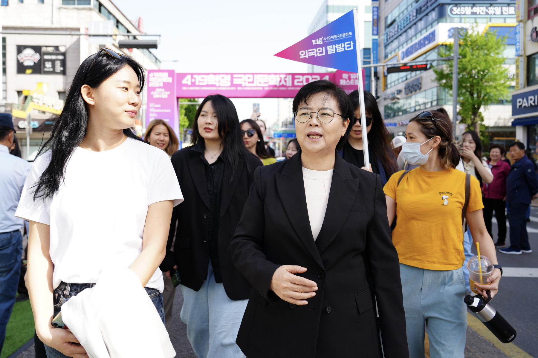 4.19혁명 국민문화제 2024_외국인 탐방단 인사